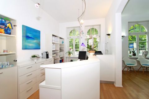 Rezeption der Zahnarztpraxis Zahnmedizin Schwabing in München Schwabing